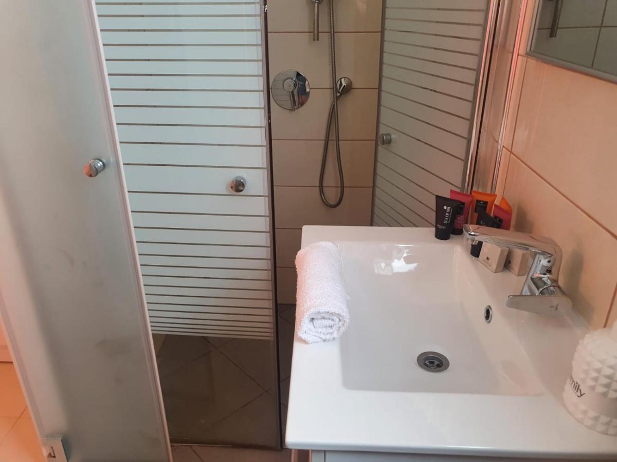 Viktoria Apartment Eilat Bagian luar foto