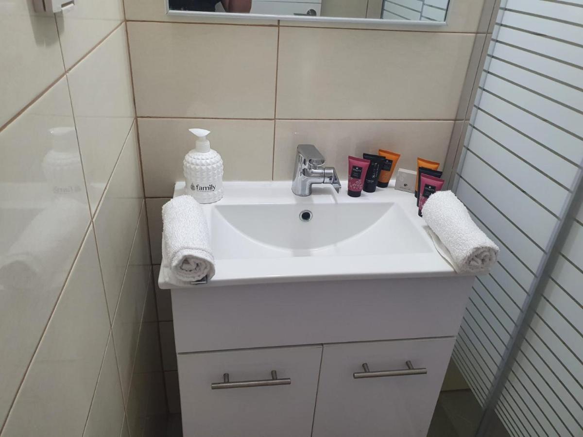 Viktoria Apartment Eilat Bagian luar foto